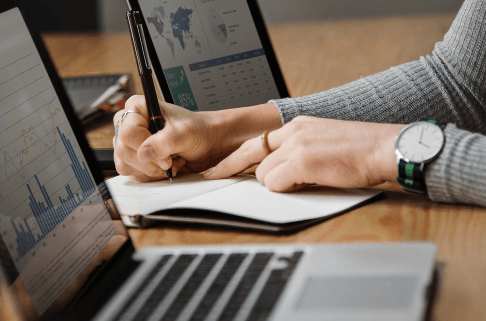 How to Make Your Small E-Commerce Business Stand Out and Succeed